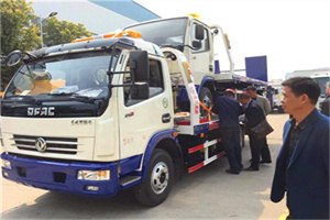 西湖区汽车道路救援拖车价格